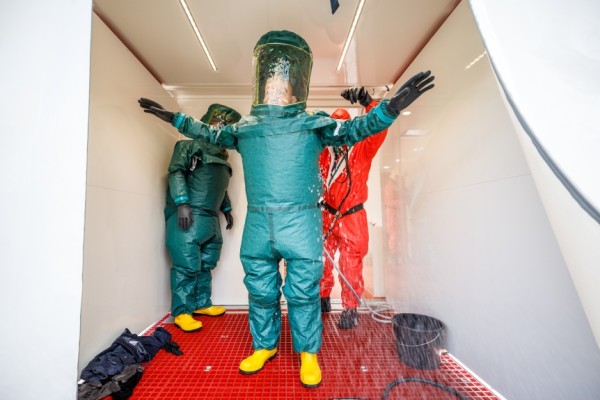 CBRN op pad met veiligheidspakken